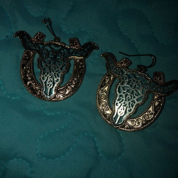 BootBarn earrings. - Picture 2 of 2